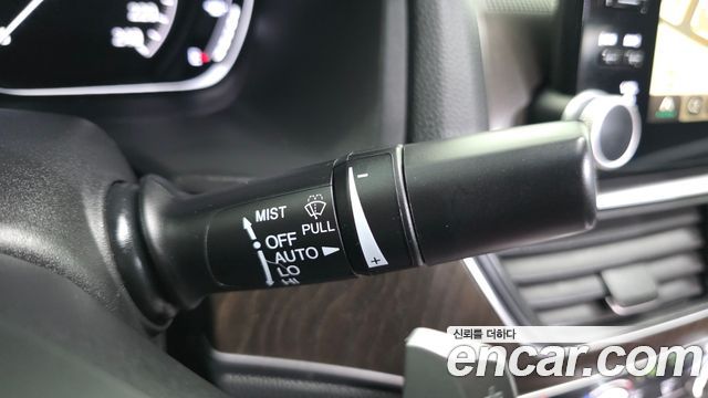 Honda Accord (X) 2.0 Hybrid Touring 2019 — фото 18