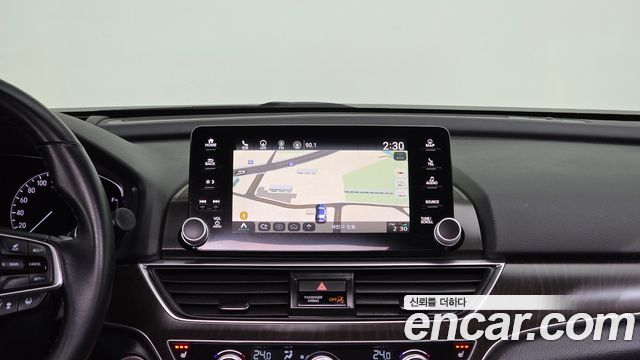 Honda Accord (X) 2.0 Hybrid Touring 2019 — фото 20