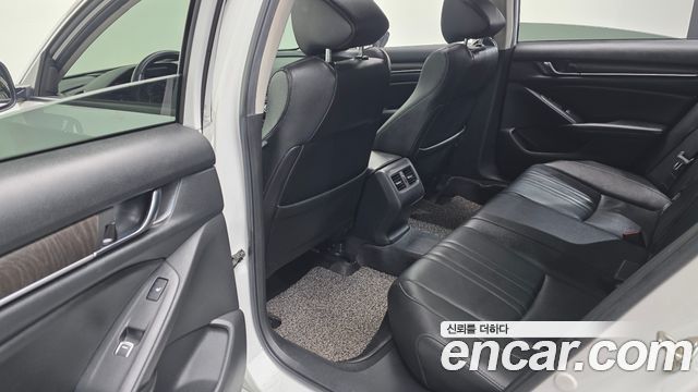Honda Accord (X) 2.0 Hybrid Touring 2019 — фото 29