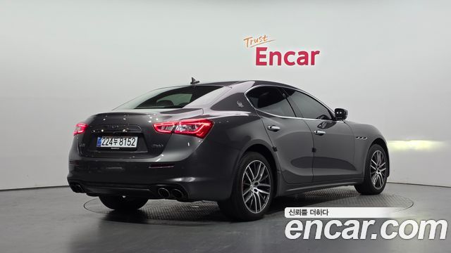 Maserati Ghibli 3.0S Q4 GranLusso 3rd 2020 — фото 2