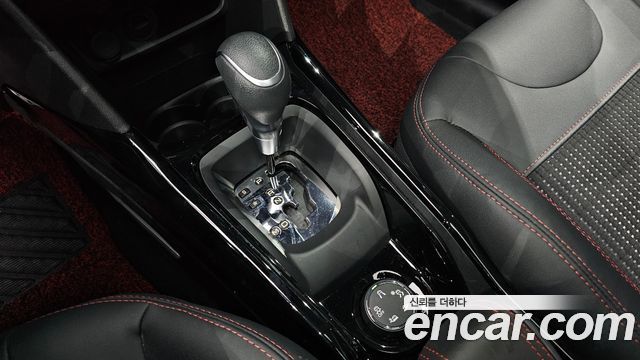 Peugeot 2008 1.5 BlueHDi GT Line 2019 — фото 9