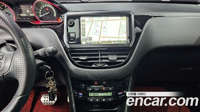 Peugeot 2008 1.5 BlueHDi GT Line 2019 — фото 12