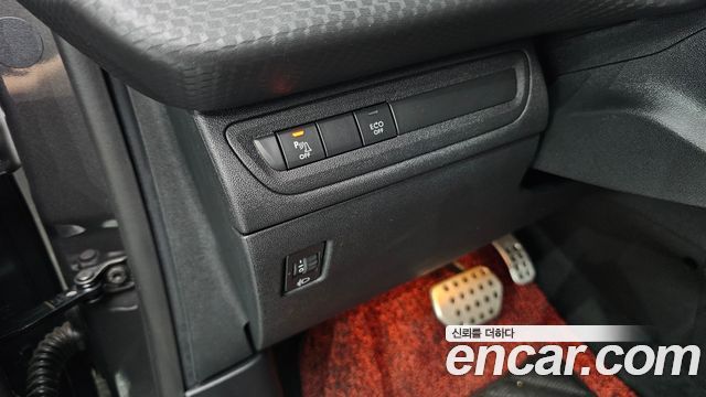 Peugeot 2008 1.5 BlueHDi GT Line 2019 — фото 17