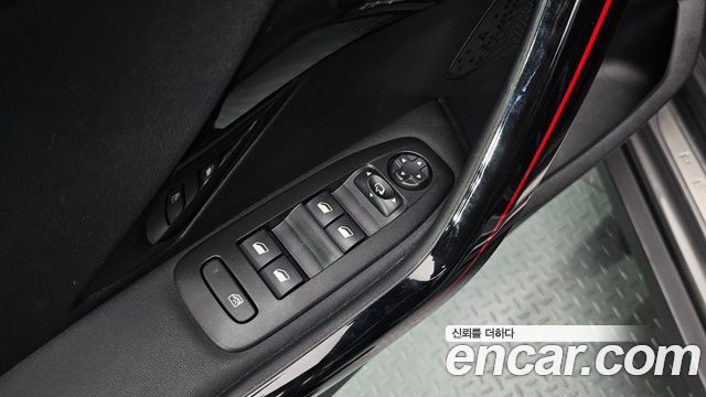 Peugeot 2008 1.5 BlueHDi GT Line 2019 — фото 20