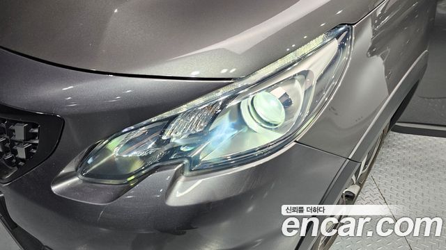 Peugeot 2008 1.5 BlueHDi GT Line 2019 — фото 22