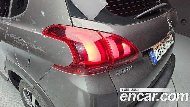 Peugeot 2008 1.5 BlueHDi GT Line 2019 — фото 23