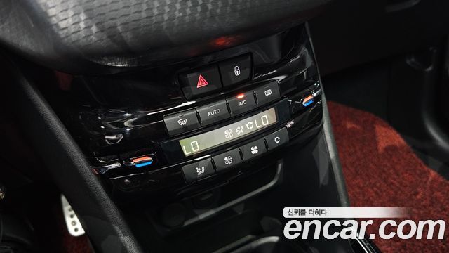 Peugeot 2008 1.5 BlueHDi GT Line 2019 — фото 29