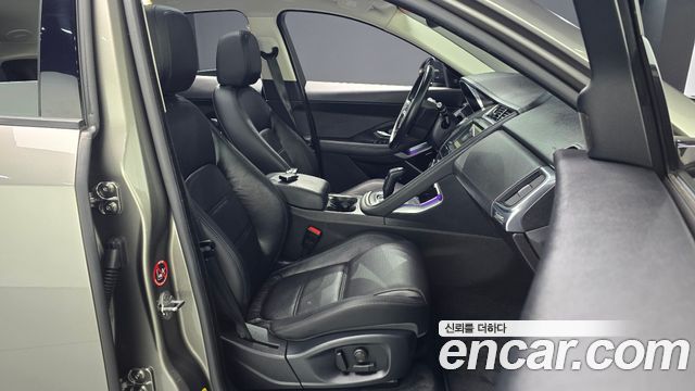 Jaguar E-PACE D180 SE 2019 — фото 10