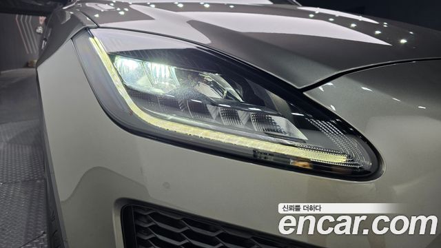 Jaguar E-PACE D180 SE 2019 — фото 28
