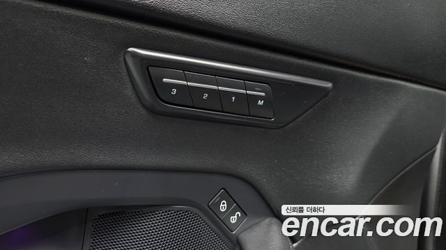 Jaguar E-PACE D180 SE 2019 — фото 35