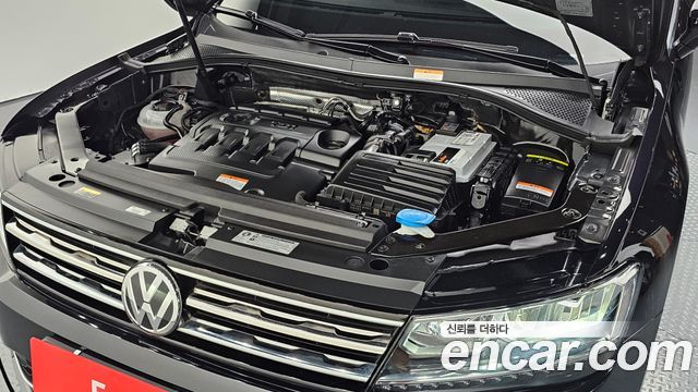 Volkswagen Tiguan (II) 2.0 TDI Premium 2018 — фото 6