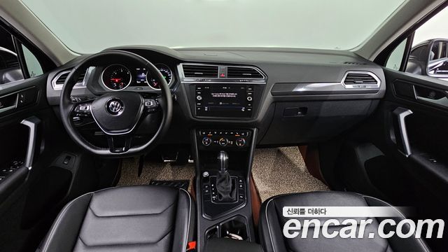 Volkswagen Tiguan (II) 2.0 TDI Premium 2018 — фото 7