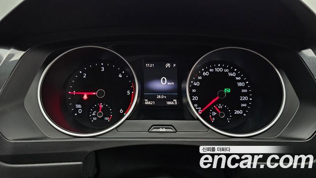 Volkswagen Tiguan (II) 2.0 TDI Premium 2018 — фото 8