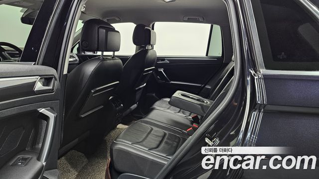Volkswagen Tiguan (II) 2.0 TDI Premium 2018 — фото 12
