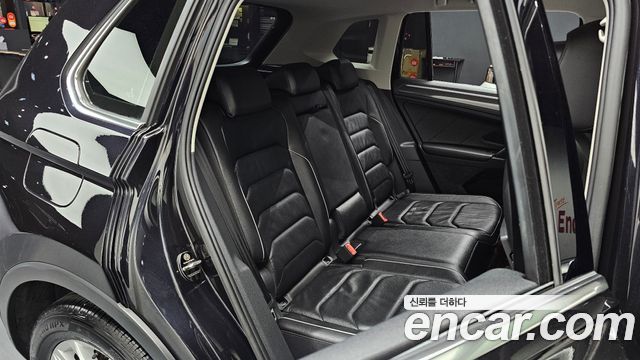 Volkswagen Tiguan (II) 2.0 TDI Premium 2018 — фото 26