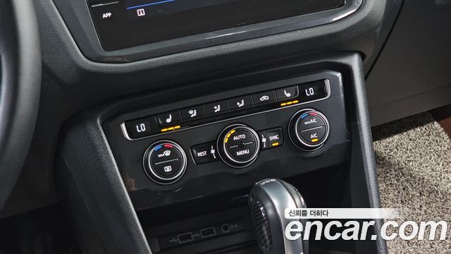 Volkswagen Tiguan (II) 2.0 TDI Premium 2018 — фото 29