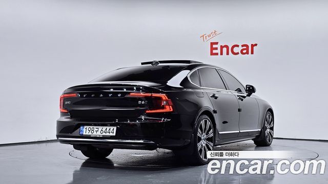 Volvo S90 B6 AWD Inscription 2022 — фото 2