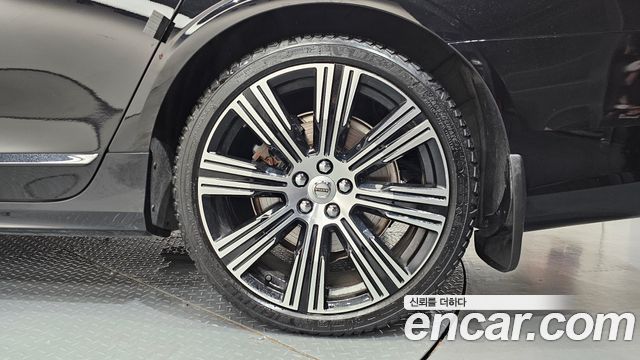 Volvo S90 B6 AWD Inscription 2022 — фото 27