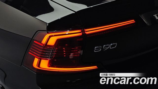 Volvo S90 B6 AWD Inscription 2022 — фото 29
