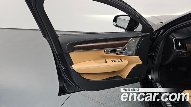 Volvo S90 B6 AWD Inscription 2022 — фото 30