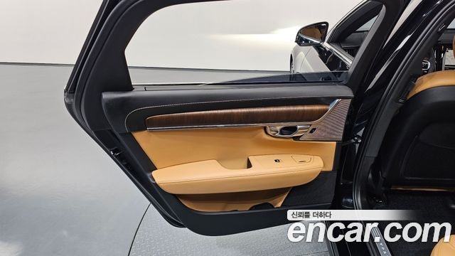Volvo S90 B6 AWD Inscription 2022 — фото 31