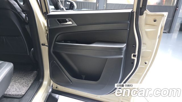 KG Mobility (SsangYong) Rexton Sports Khan Diesel 2.2 4WD Culman Noblesse 2024 — фото 25