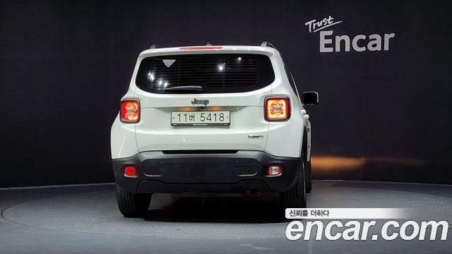 Jeep Renegade 2.4 Longitude High 2017 — фото 4