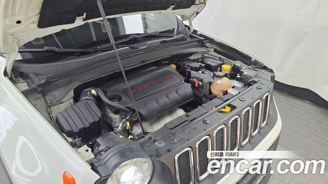 Jeep Renegade 2.4 Longitude High 2017 — фото 6