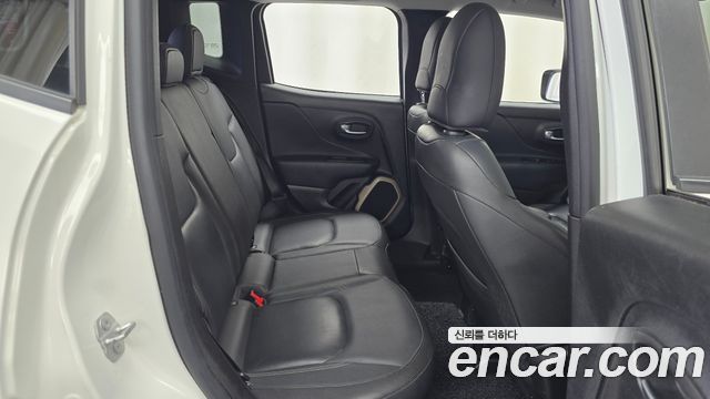 Jeep Renegade 2.4 Longitude High 2017 — фото 11