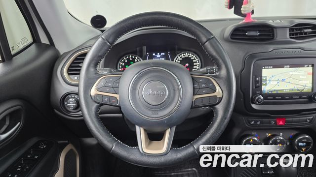 Jeep Renegade 2.4 Longitude High 2017 — фото 12