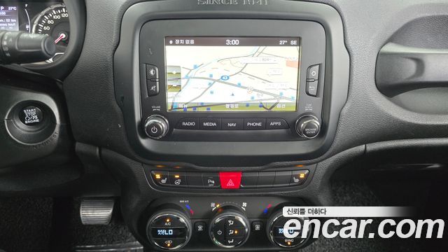 Jeep Renegade 2.4 Longitude High 2017 — фото 13