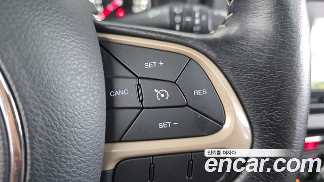 Jeep Renegade 2.4 Longitude High 2017 — фото 19