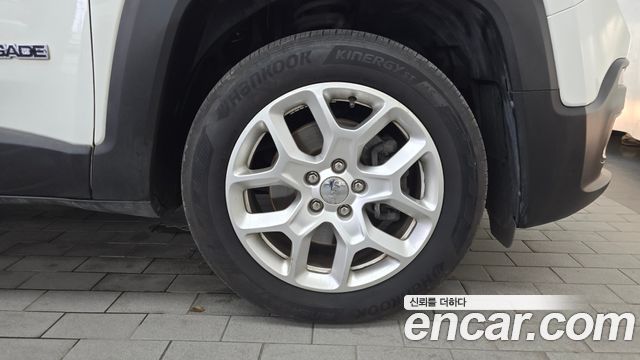Jeep Renegade 2.4 Longitude High 2017 — фото 21