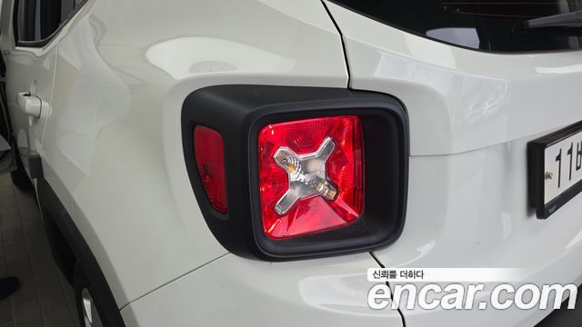 Jeep Renegade 2.4 Longitude High 2017 — фото 23