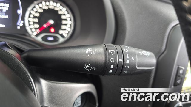 Jeep Renegade 2.4 Longitude High 2017 — фото 28