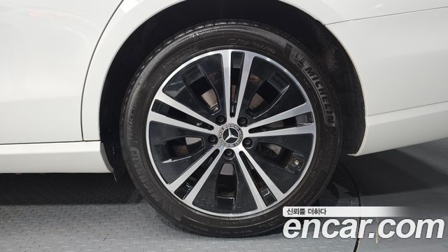 Mercedes-Benz E-Class (W213) E250 Avantgarde 2021 — фото 21