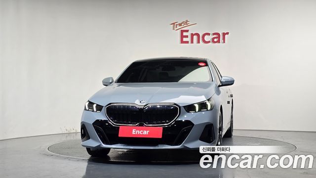 BMW 5 Series (G60) 520i Special Edition 2025 — фото 3