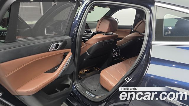 BMW X6 (G06) xDrive40i M Sport 2022 — фото 11