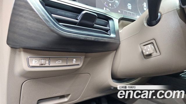Kia K8 2.5 Gasoline 2WD Noblesse 2022 — фото 15