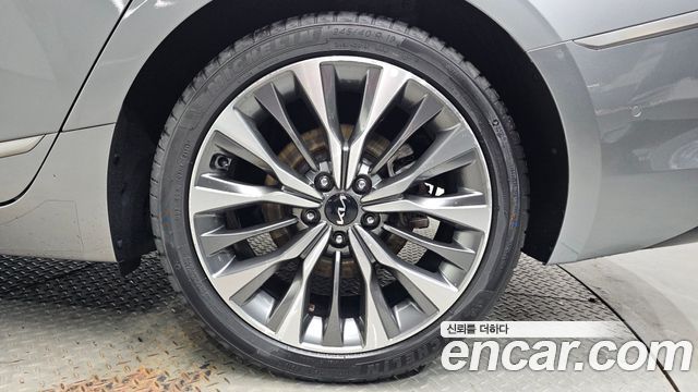Kia K8 2.5 Gasoline 2WD Noblesse 2022 — фото 21