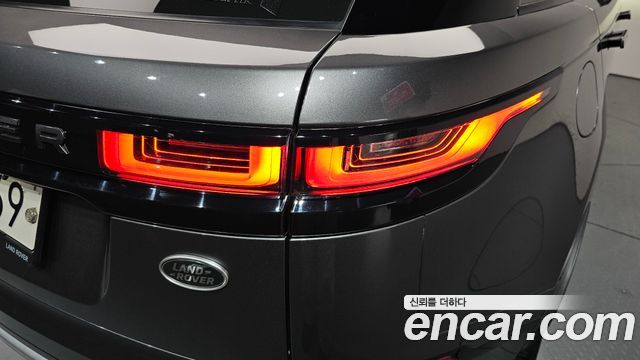 Land Rover Range Rover Velar 3.0 P380 R-Dynamic SE 2018 — фото 23