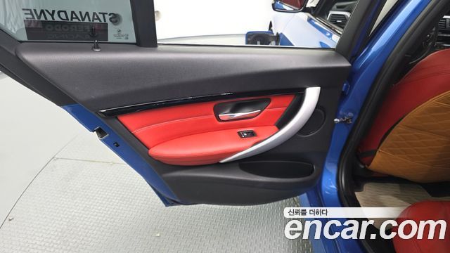 BMW 3 Series (F30) 330e iPerformance M Sport 2017 — фото 25