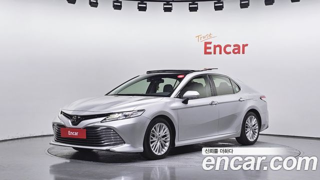 Toyota Camry (XV70) 2.5 2018 — фото 1