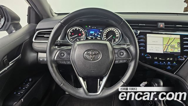 Toyota Camry (XV70) 2.5 2018 — фото 13
