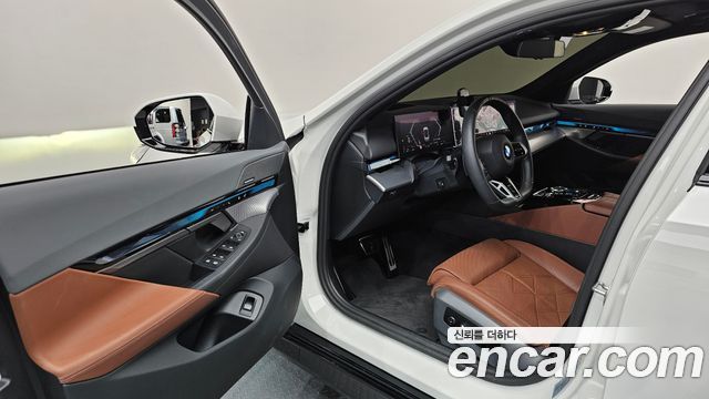 BMW 5 Series (G60) 530i xDrive M Sport 2025 — фото 10