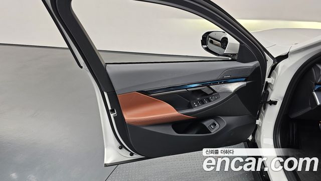 BMW 5 Series (G60) 530i xDrive M Sport 2025 — фото 24