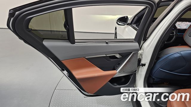 BMW 5 Series (G60) 530i xDrive M Sport 2025 — фото 25