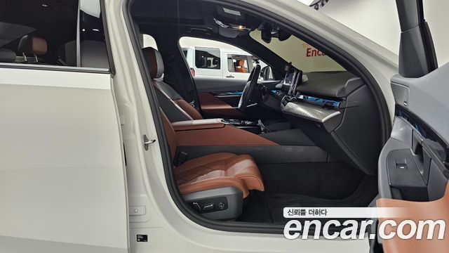 BMW 5 Series (G60) 530i xDrive M Sport 2025 — фото 26