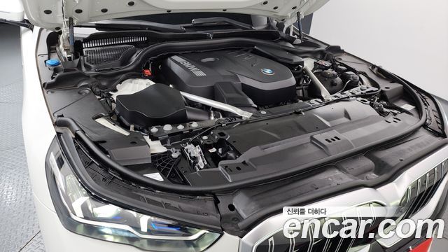BMW 5 Series (G60) 530i xDrive M Sport 2025 — фото 6