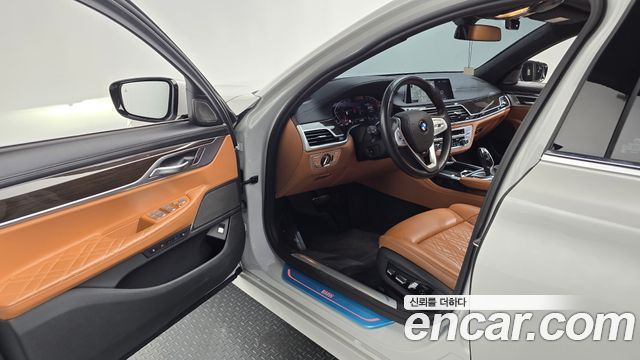 BMW 7 Series (G11) 730Ld xDrive Design Pure Excellence 2022 — фото 10